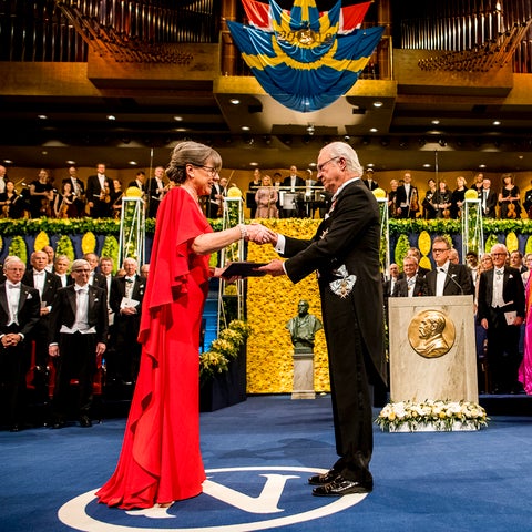 Donna Strickland accepting the Nobel Prize in Physics from the King of Sweden.