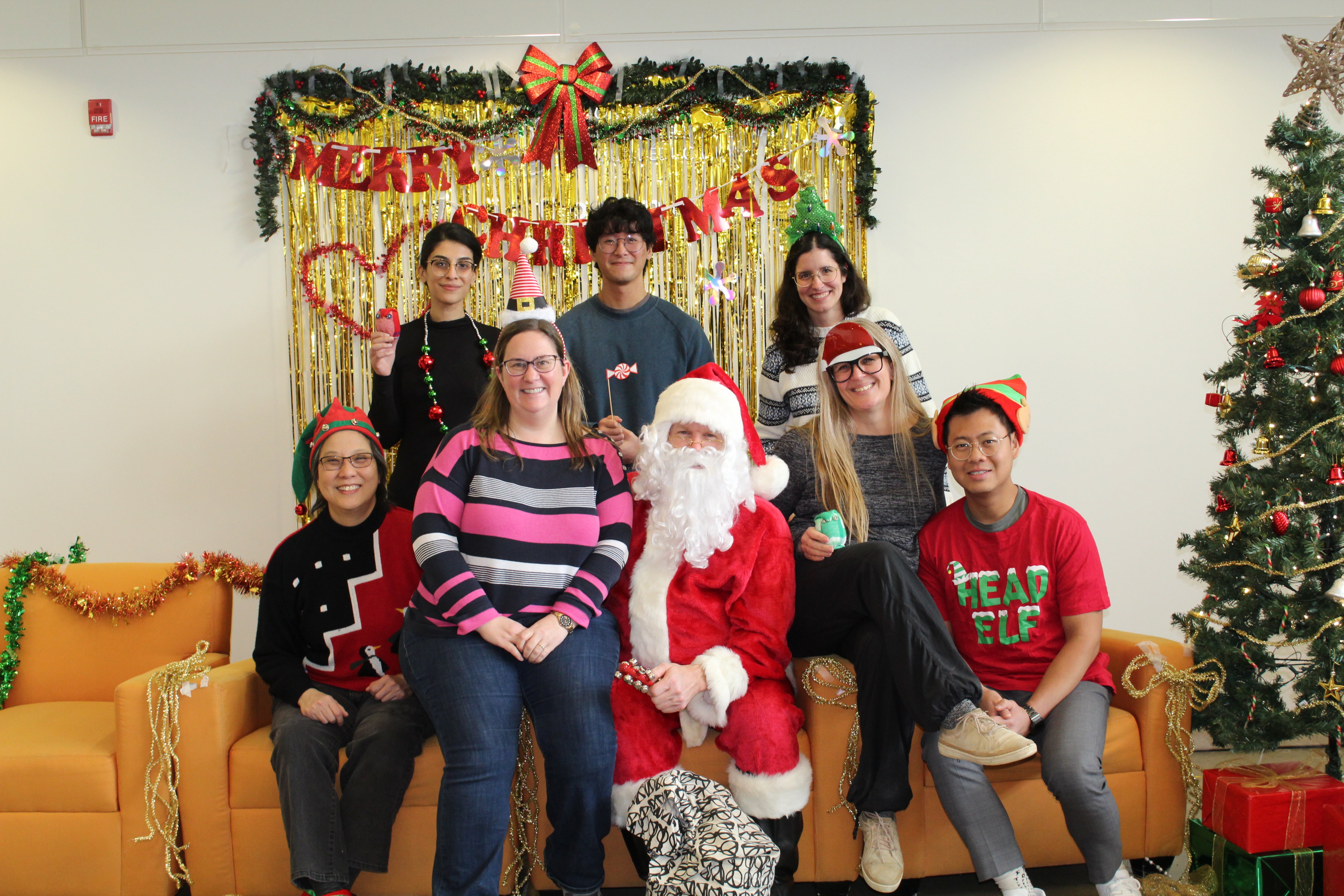 Hunter lab Christmas with Santa