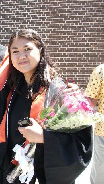 siri with flowers at convocation
