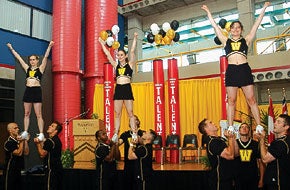 Warriors cheerleaders