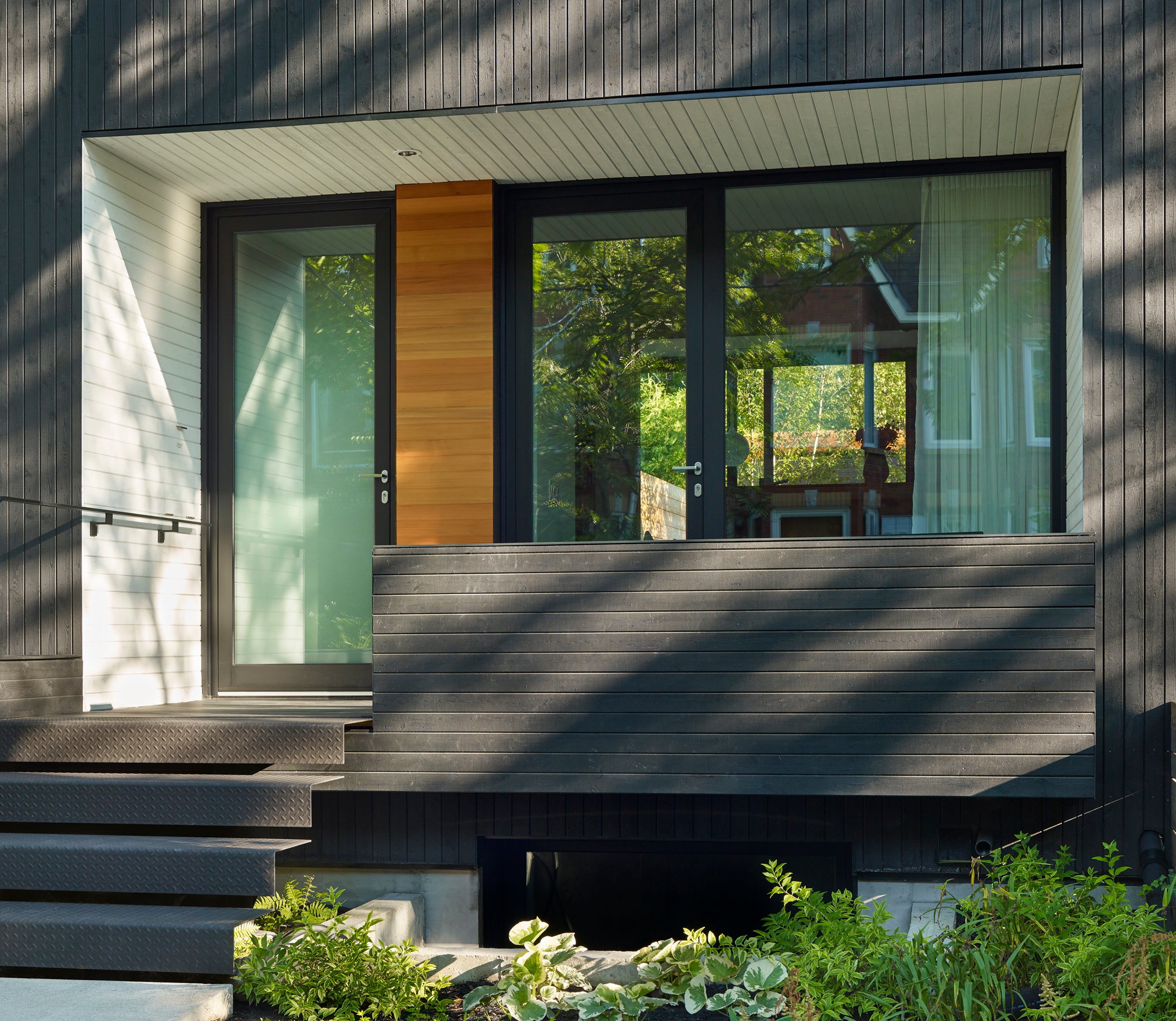 exterior view of Bellwoods Lodge