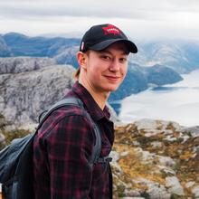 Arts student hiking in Norway