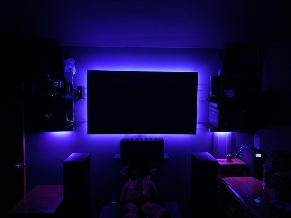 phillips hue lights around a tv