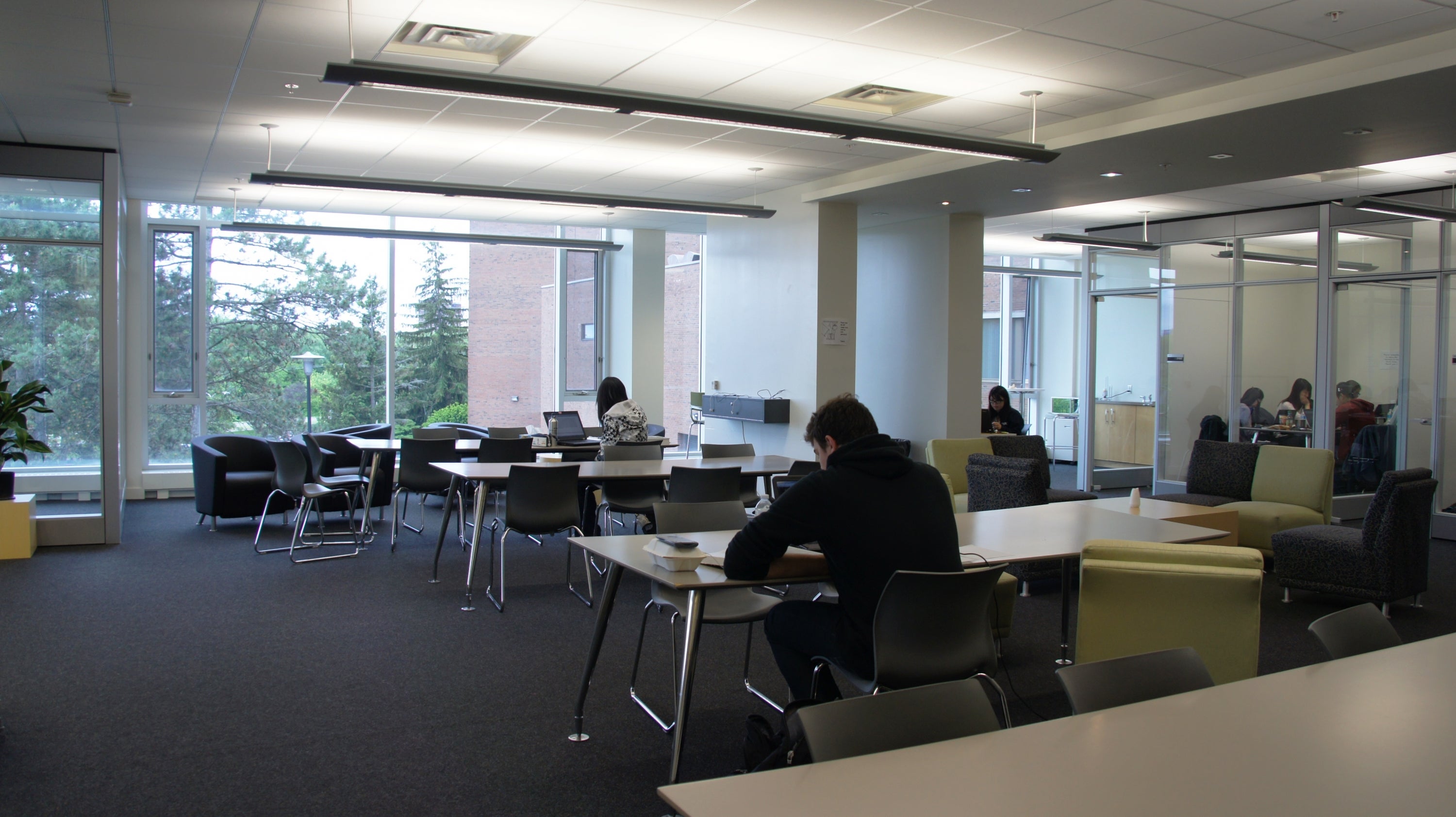 Students working in HH 2102