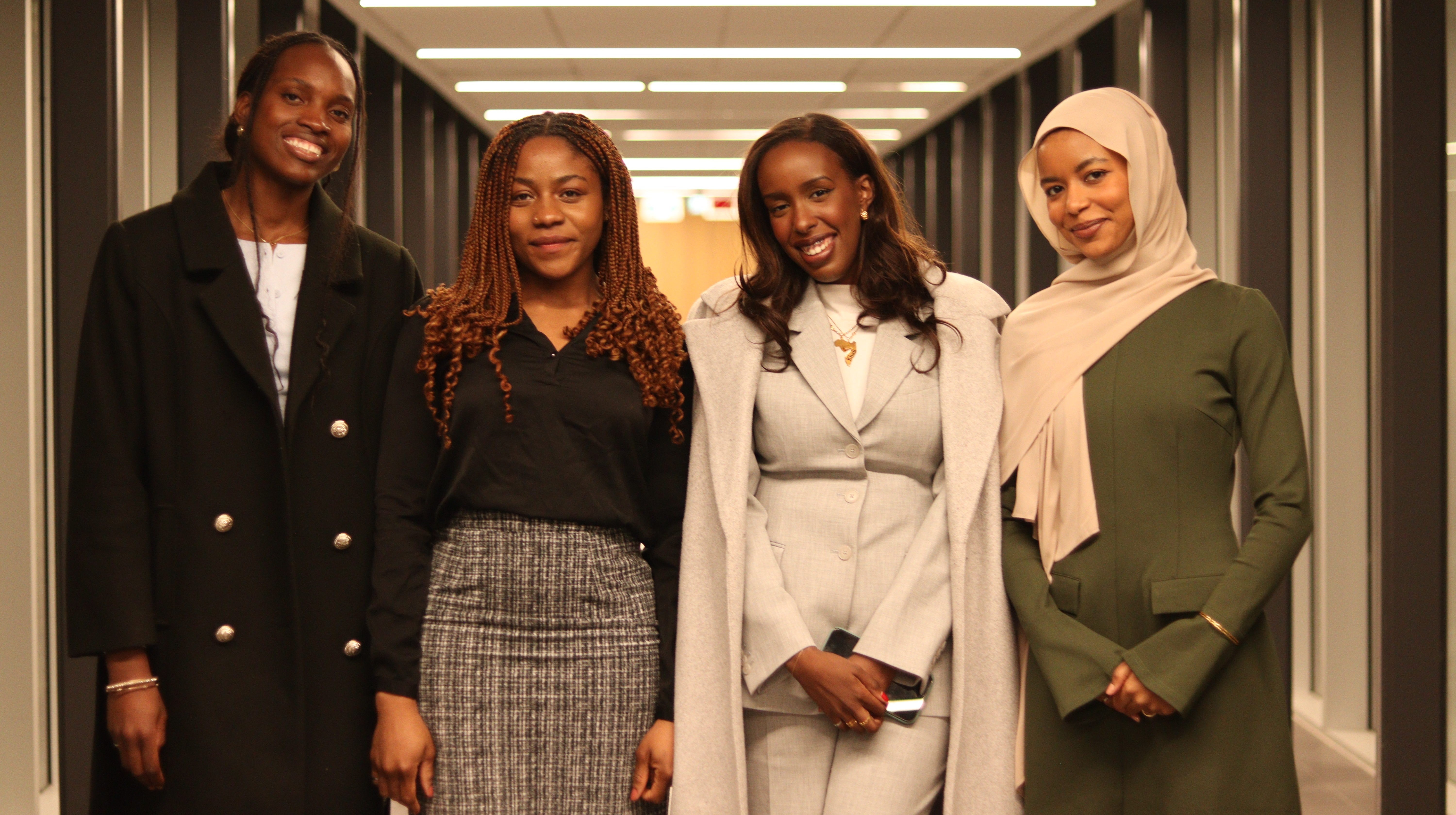 Oxygen-Generating Hydrogels for Diabetic Wound Healing group photo