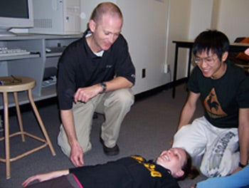 Kinesiology 140L students and instructor.