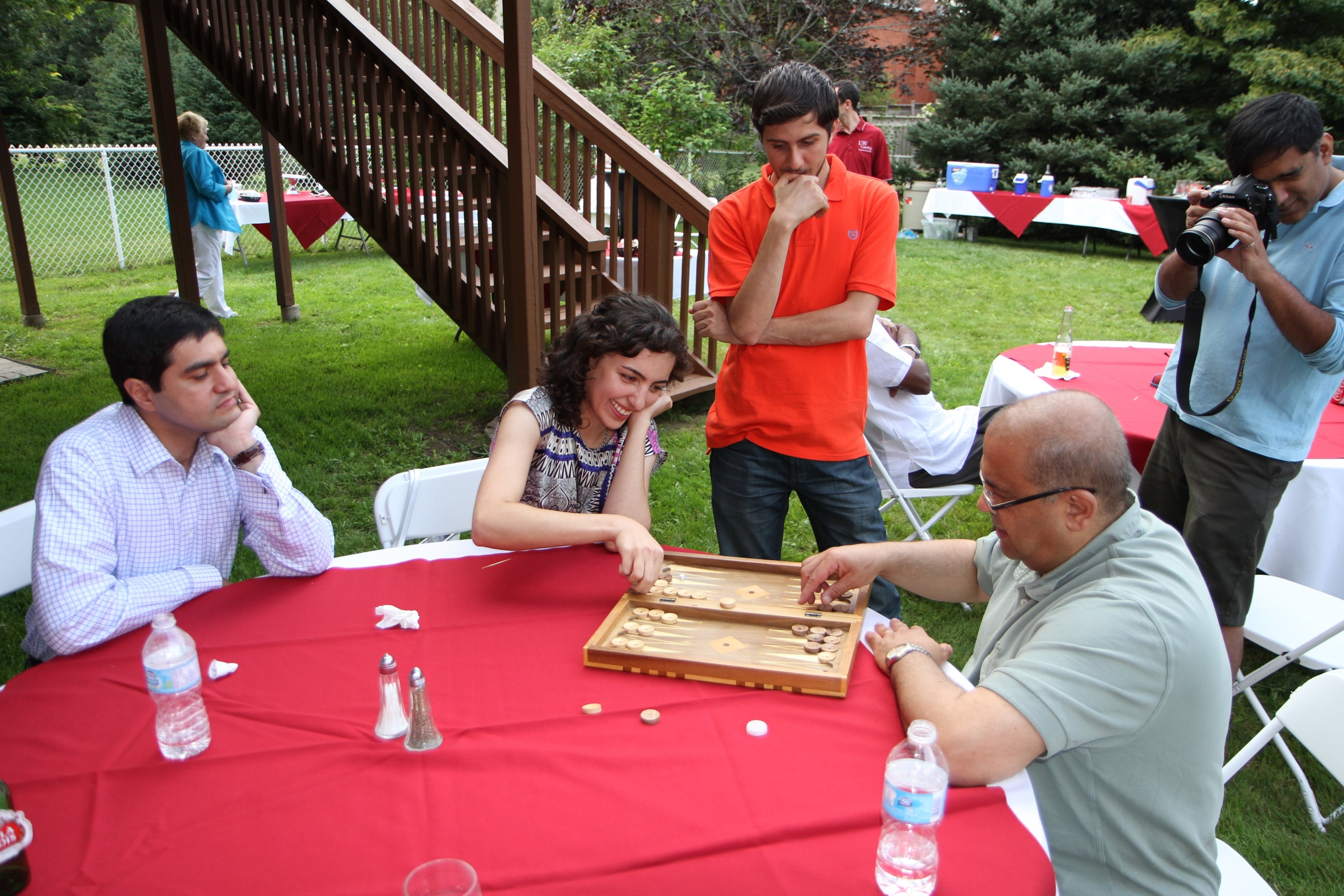Sormeh and Raafat Mansour playing backgammon