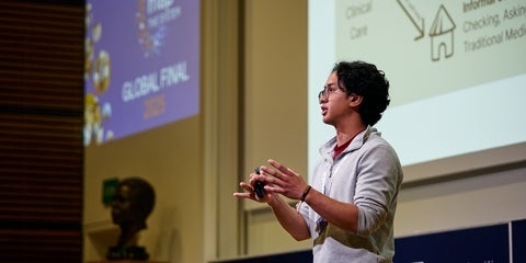 gabriel-presenting-at-the-global-finals-semi-finals-map-the-system