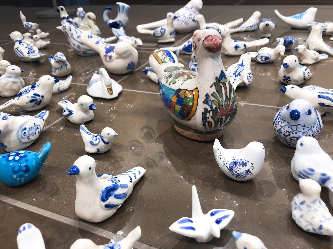 Clay birds created by Soheila Esfahani 