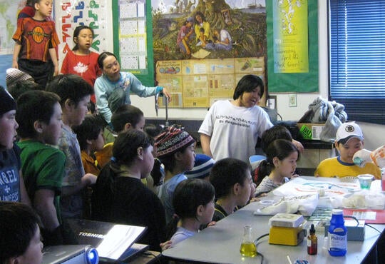 Chemistry Outreach, 2009, Quqshuun Ilihakvik Junior School, Uqsuqtuuq, ᐅᖅᓱᖅᑑᖅ (Gjoa Haven), Nunavut.