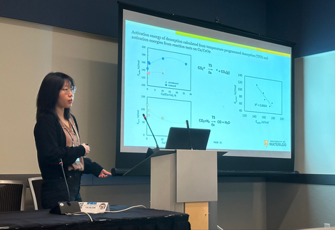 Yue presenting at the 2022 Canadian Chemical Engineering Conference