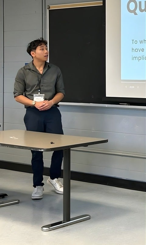 Nathaniel Leung presenting research