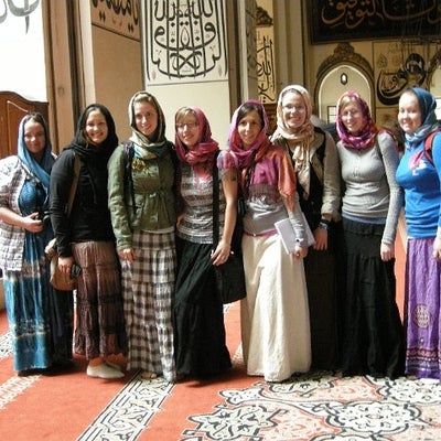 15. Waterloo students in the Great Mosque, Bursa