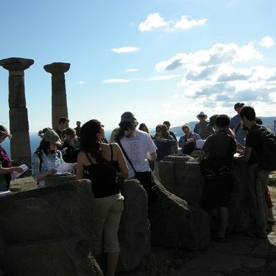 23. Maria Liston lecturing to Waterloo students at the Temple of Athena, Assos
