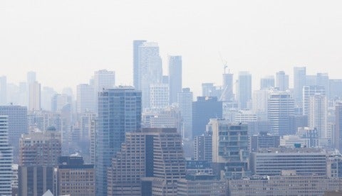Smog covering Toronto city centre