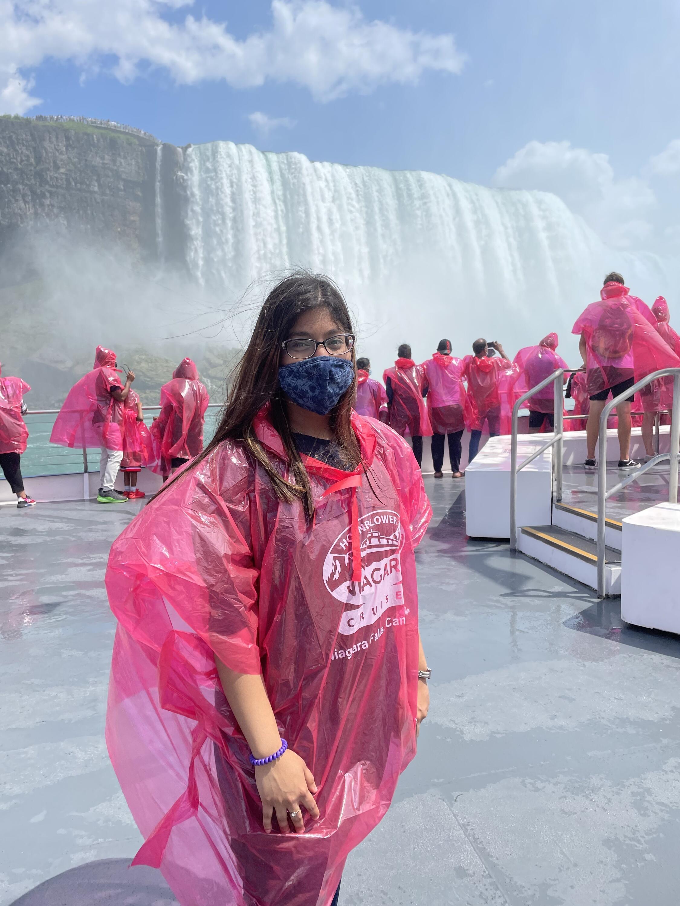 Priyanka in front of Niagara Falls