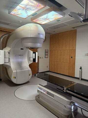 Radiation therapy machine