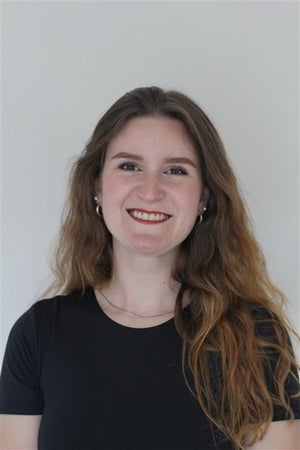 Headshot of Stephanie Svenson.