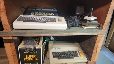 Assortment of Atari machines