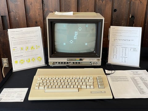 Conway's Game of Life on a Commodore 64C