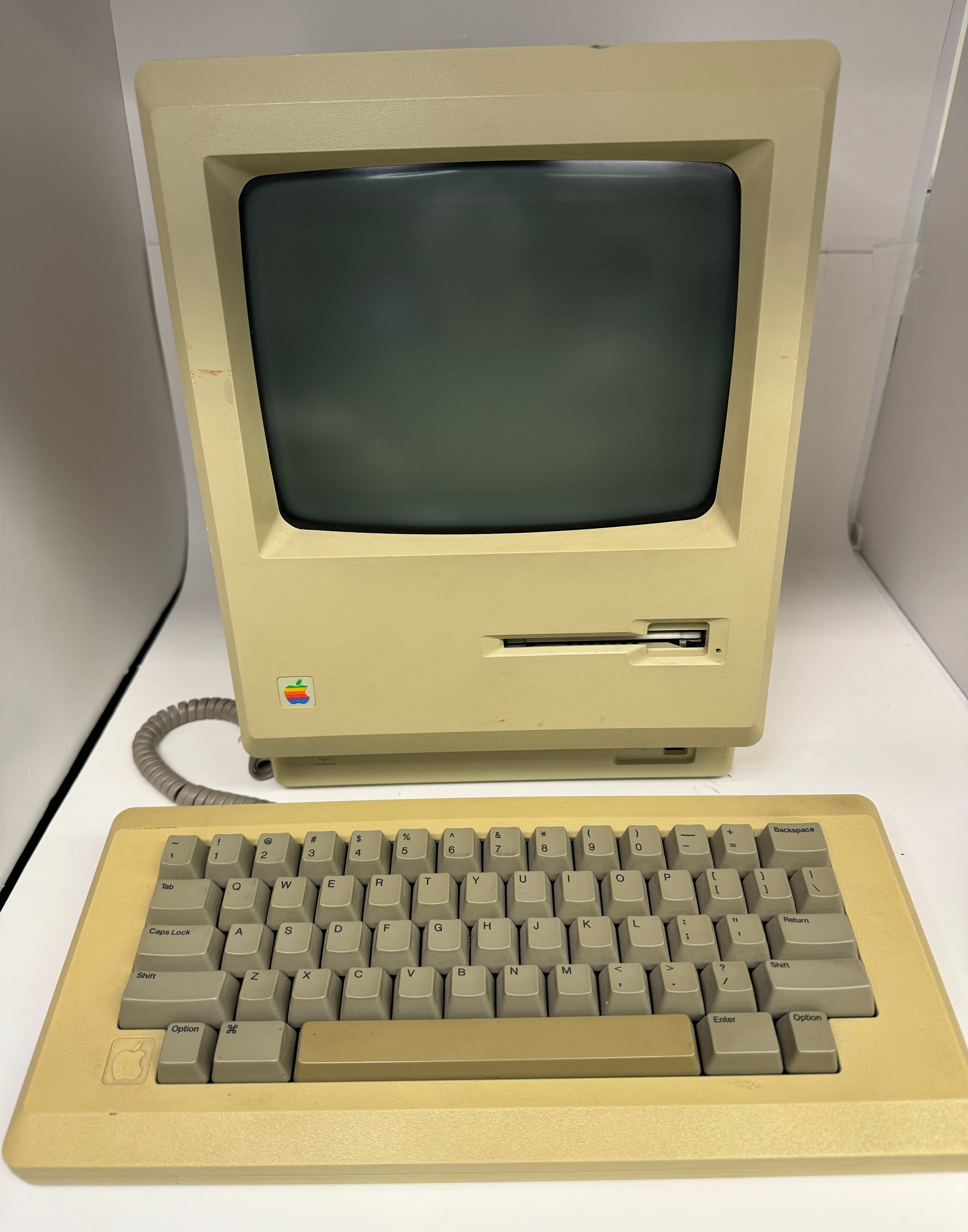 Macintosh 512K and keyboard 