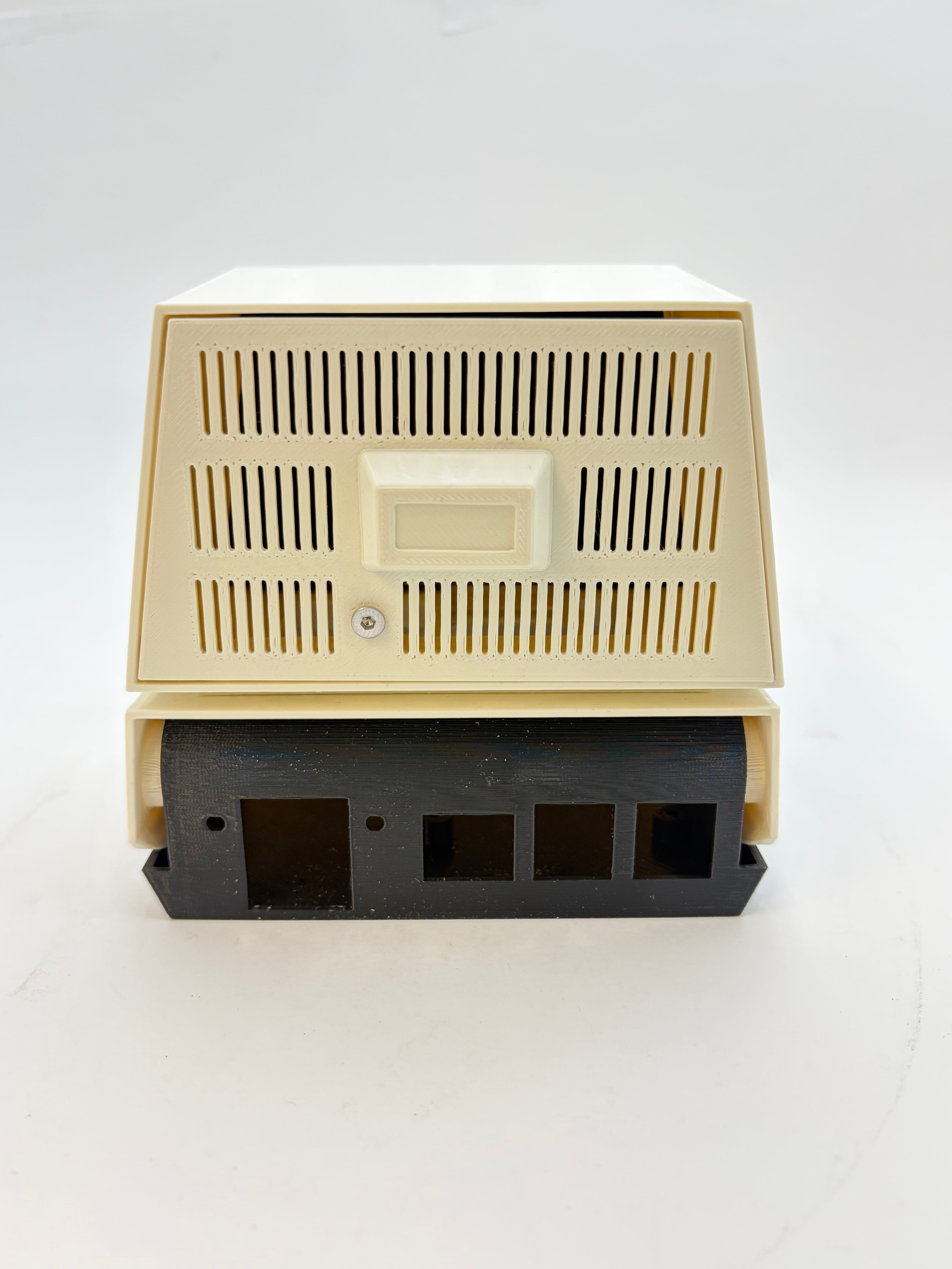 back image of mini version of commodore superpet