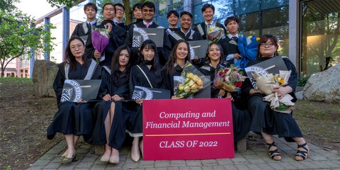 photo of the CFM 2022 graduating class