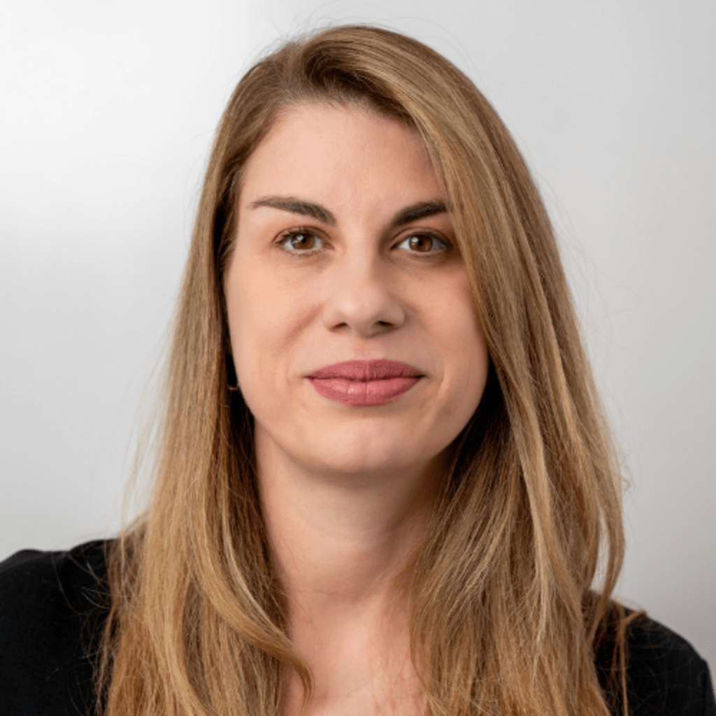 MBET Alum Nicole Troster headshot