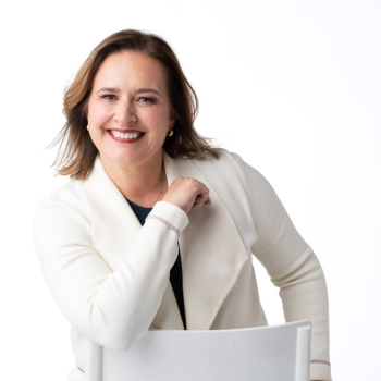 Julie Ellis headshot