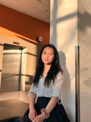 Athena Huang_headshot e co-op