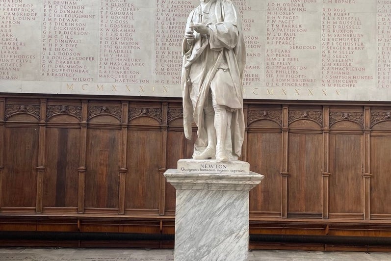 A marble statue of Issac Newton