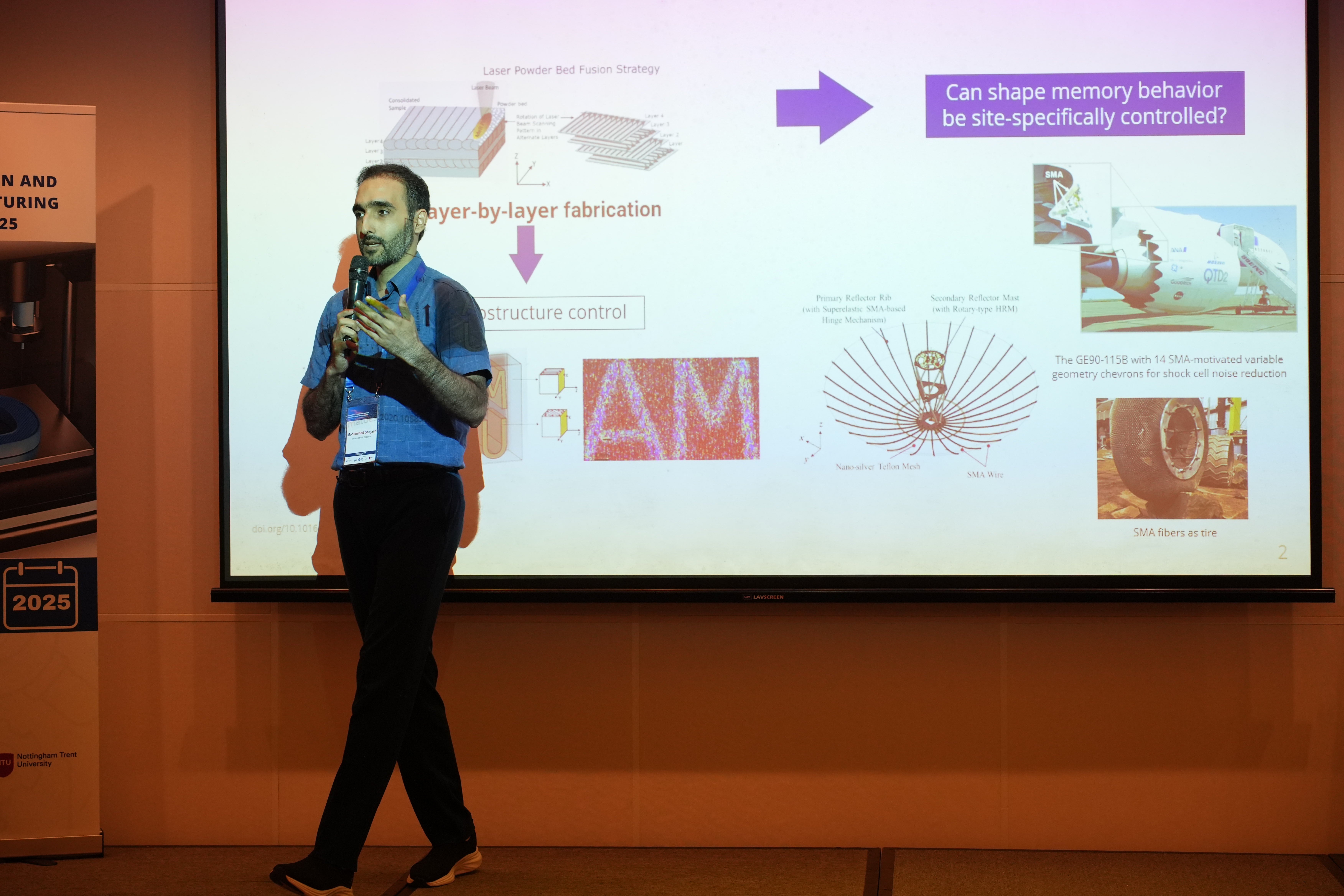 Mohammad Shojaati presenting a slideshow