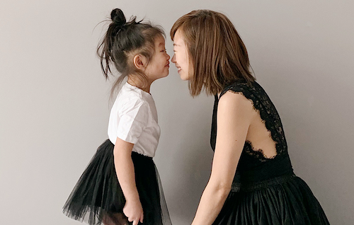 Sarah Cheng with her daughter.