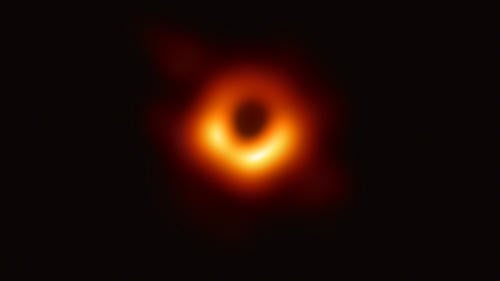 The radiotelescope image of a black hole and its glowing event horizon.