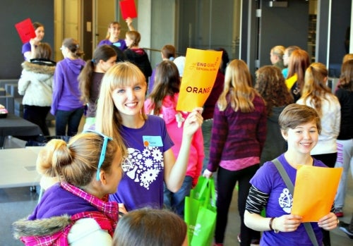 Girls get organized into groups at the Go Eng Girl event.