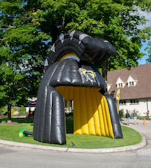 An inflatable Warriors helm at the country club.