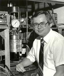 Professor Garry Rempel with some equipment in 1985.