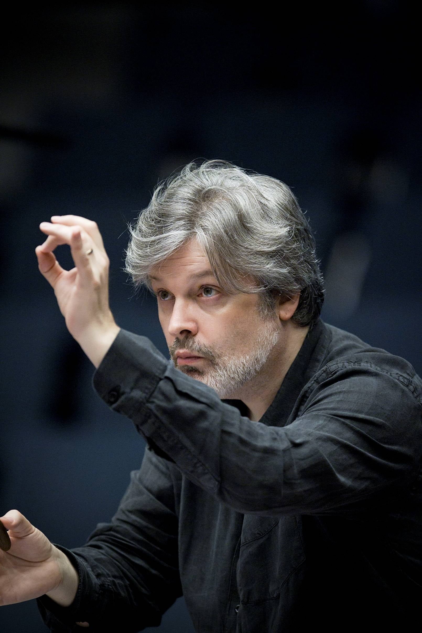 Sir James MacMillan conducts.