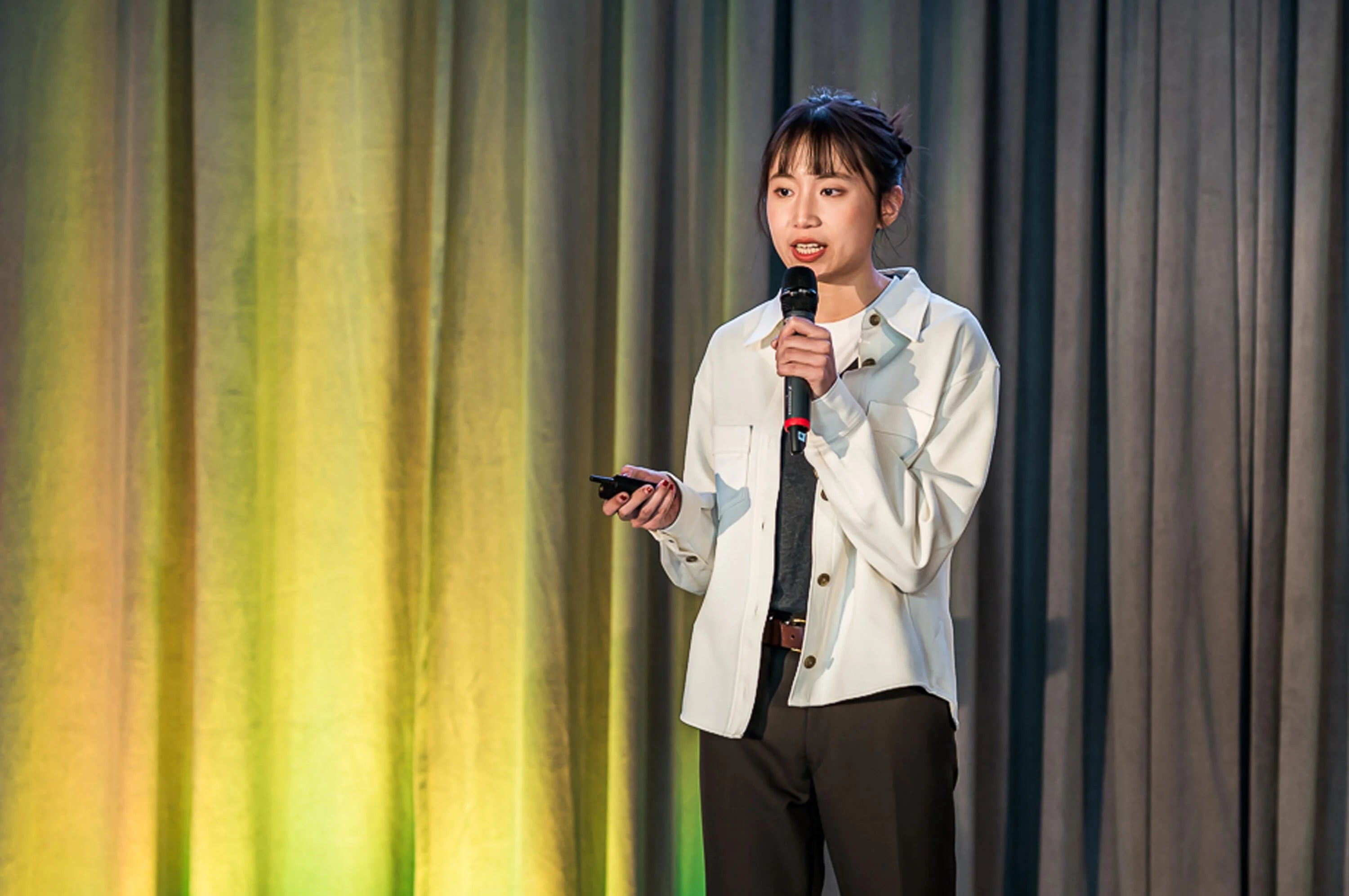 A young woman makes her pitch.