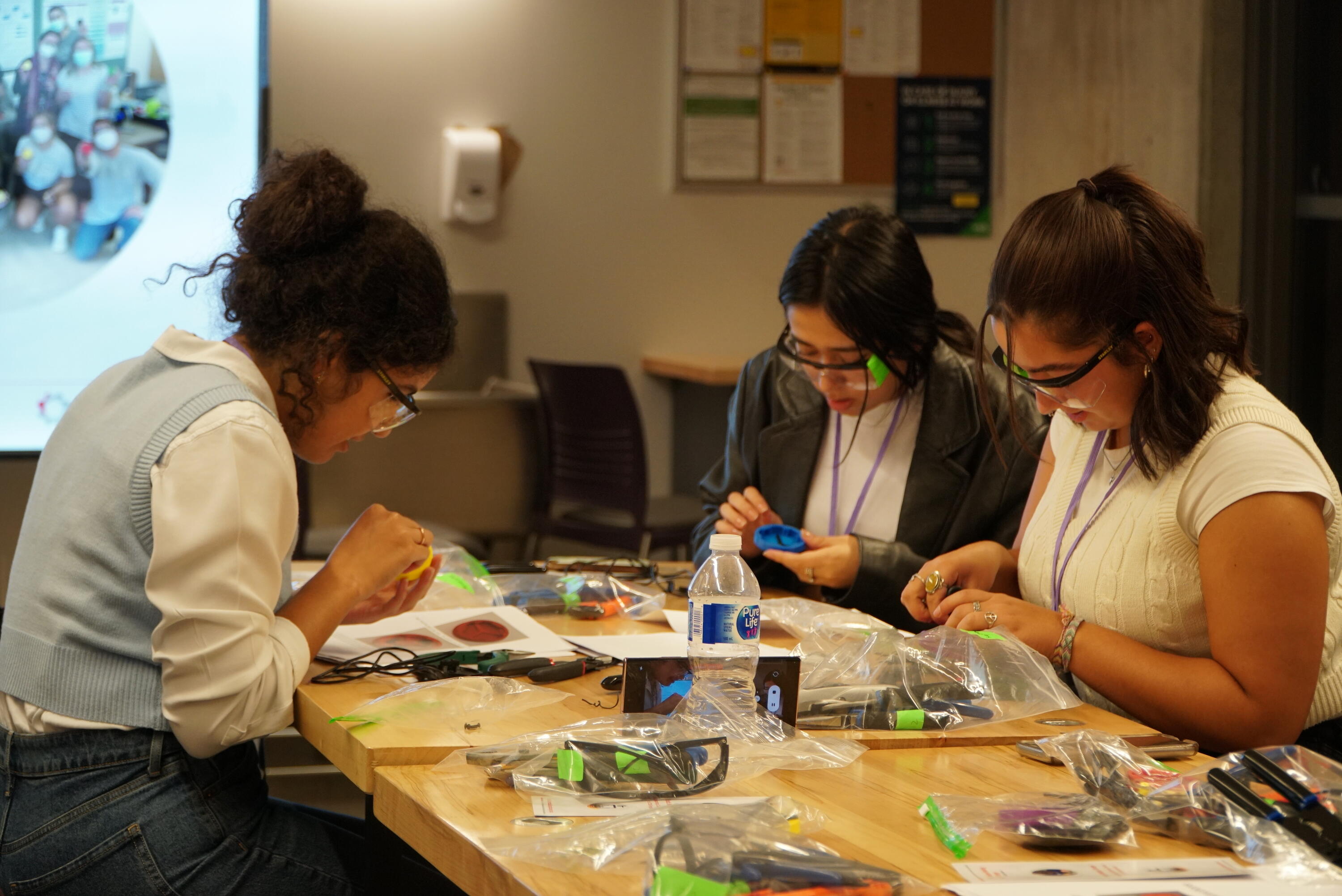 The University of Waterloo's participation in the Hydro One Women in Engineering University Partnership was selected as the 2023 runner-up for the Global Engineering Deans Council's Diversity Award.