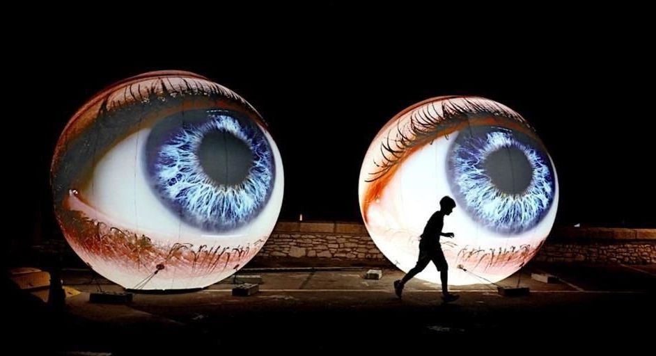 The “OCULUCIS” is a light art installation by artist Hermes Mangialardo. 