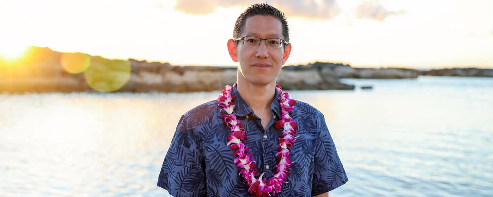 photo of Professor Jimmy Lin in Hawaii