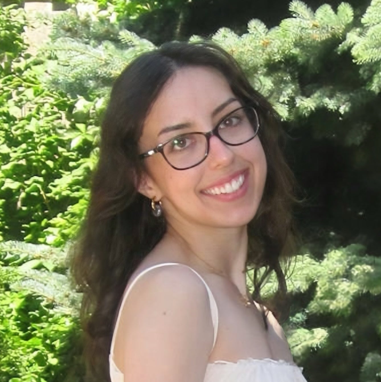 Zoe Weber headshot, square frame