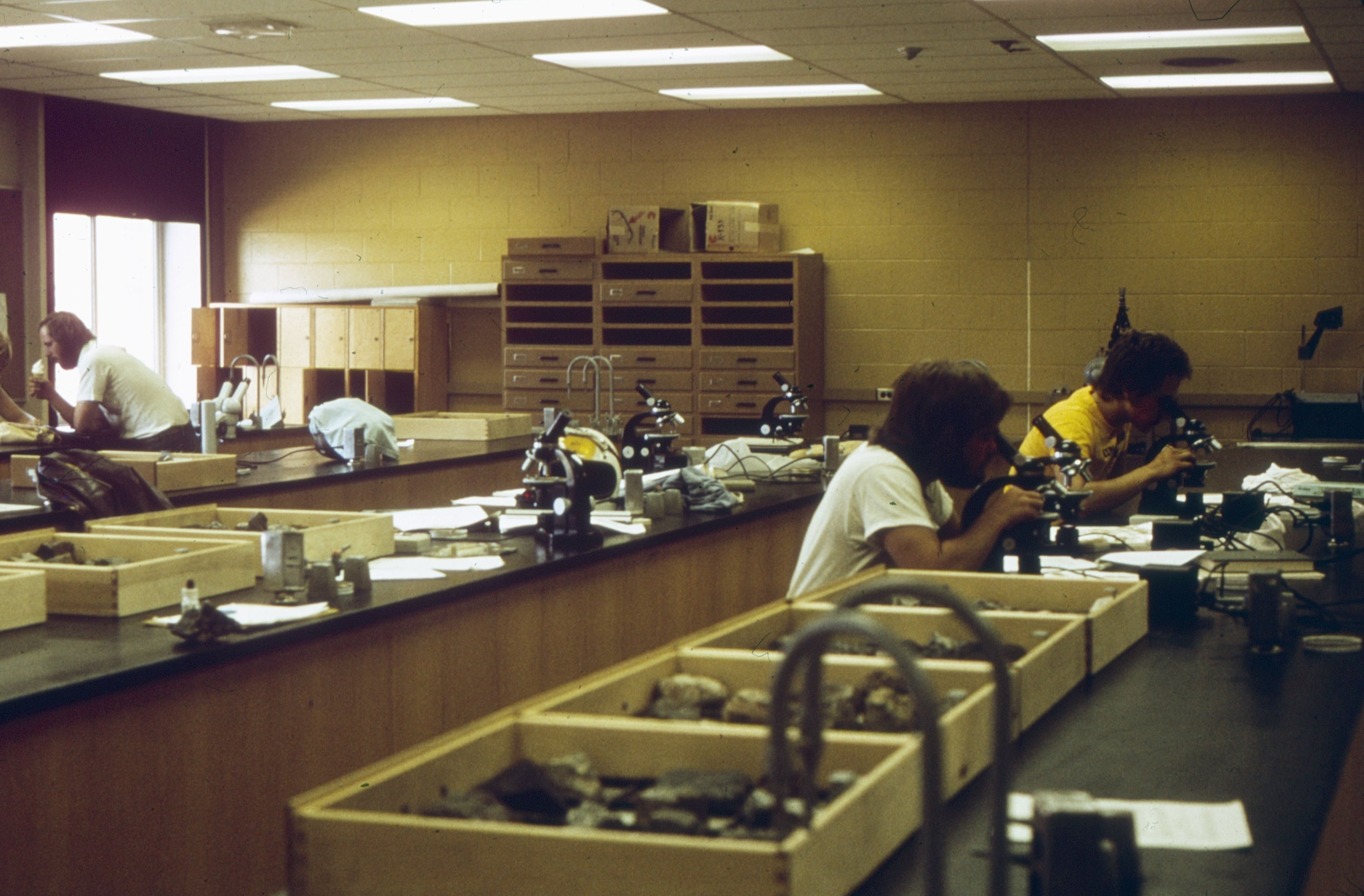 First year Earth Sciences lab in 1983. 