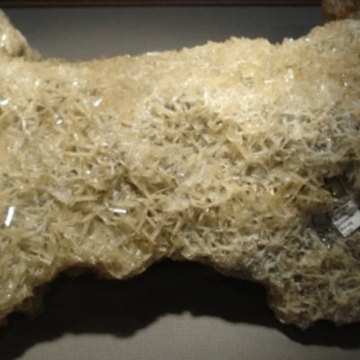 Large specimen of many small baryte crystals whose arrangement resembles fish scales