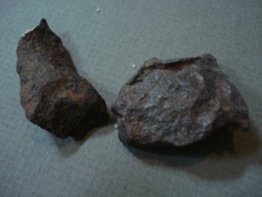 2 pieces of meteorite from Henbury crater