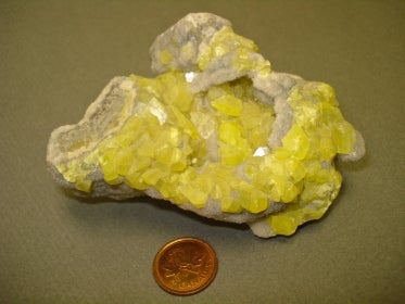 yellow sulphur crystals