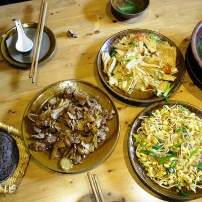 Dishes made with ecologically produced ingredients at Tu Sheng Liang Pin restaurant in Nanning, Guangxi