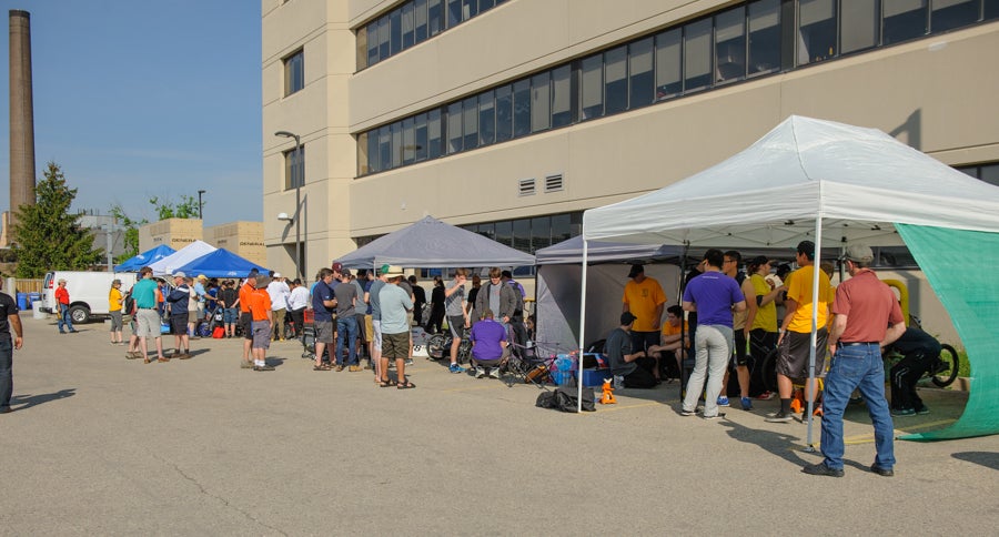 Teams setup in the pits