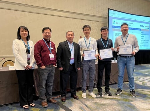 Electrical and computer engineering PhD students, Mingcheng He and Shisheng Hu win awards at IEEE’s ComSoc Four Minute Thesis (4MT)